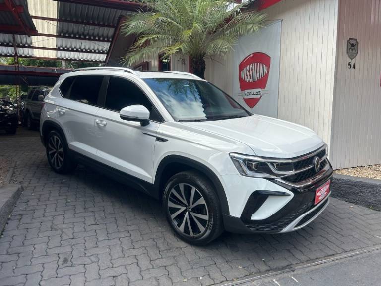 VOLKSWAGEN - TAOS - 2021/2022 - Branca - R$ 155.800,00