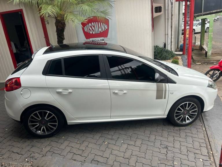 FIAT - BRAVO - 2013/2013 - Branca - R$ 41.800,00