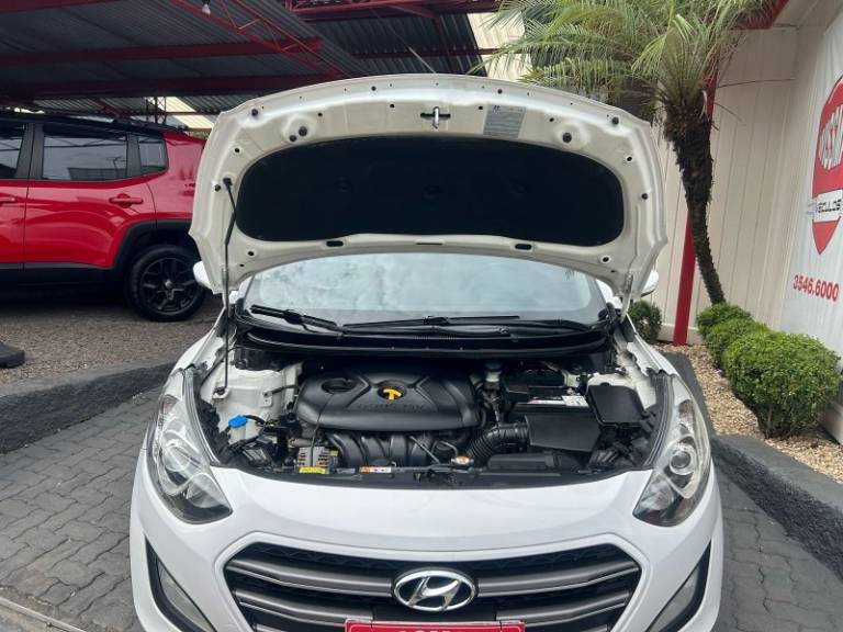 HYUNDAI - I30 - 2016/2016 - Branca - R$ 83.800,00