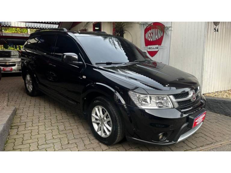 FIAT - FREEMONT - 2013/2014 - Preta - R$ 62.800,00