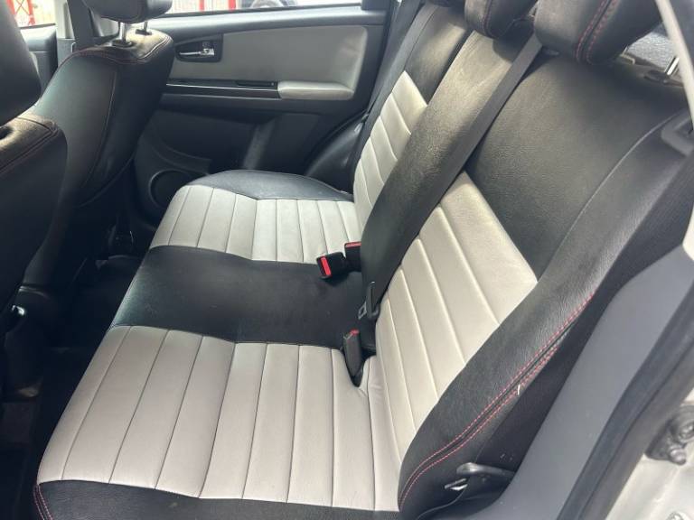 SUZUKI - SX4 - 2009/2010 - Prata - R$ 39.800,00