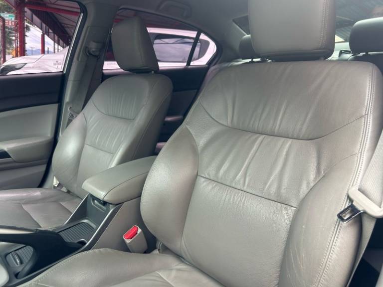 HONDA - CIVIC - 2014/2014 - Prata - R$ 73.800,00