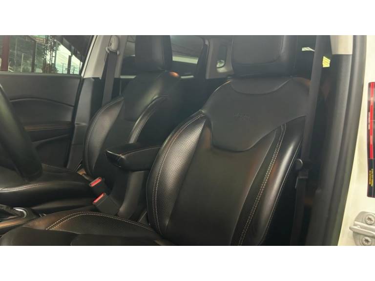 JEEP - COMPASS - 2016/2017 - Branca - R$ 115.800,00