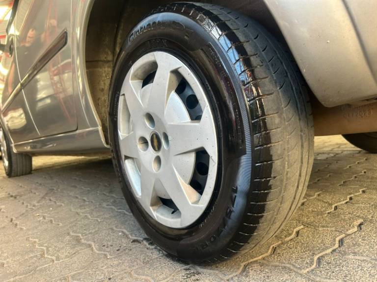 CHEVROLET - MERIVA - 2003/2003 - Prata - R$ 17.900,00