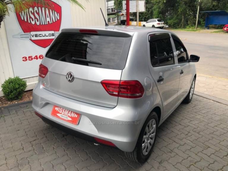 VOLKSWAGEN - FOX - 2015/2016 - Prata - R$ 49.800,00