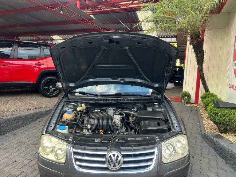VOLKSWAGEN - BORA - 2009/2010 - Cinza - R$ 42.800,00