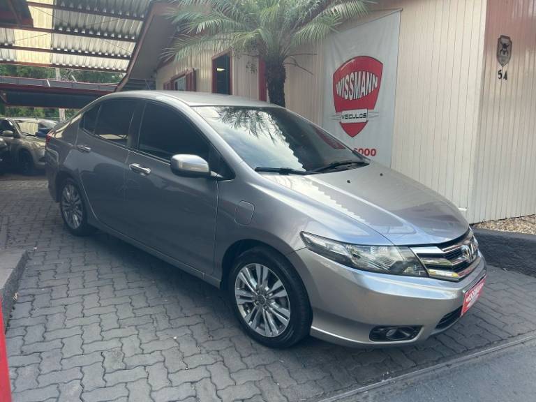 HONDA - CITY - 2013/2014 - Prata - R$ 58.800,00